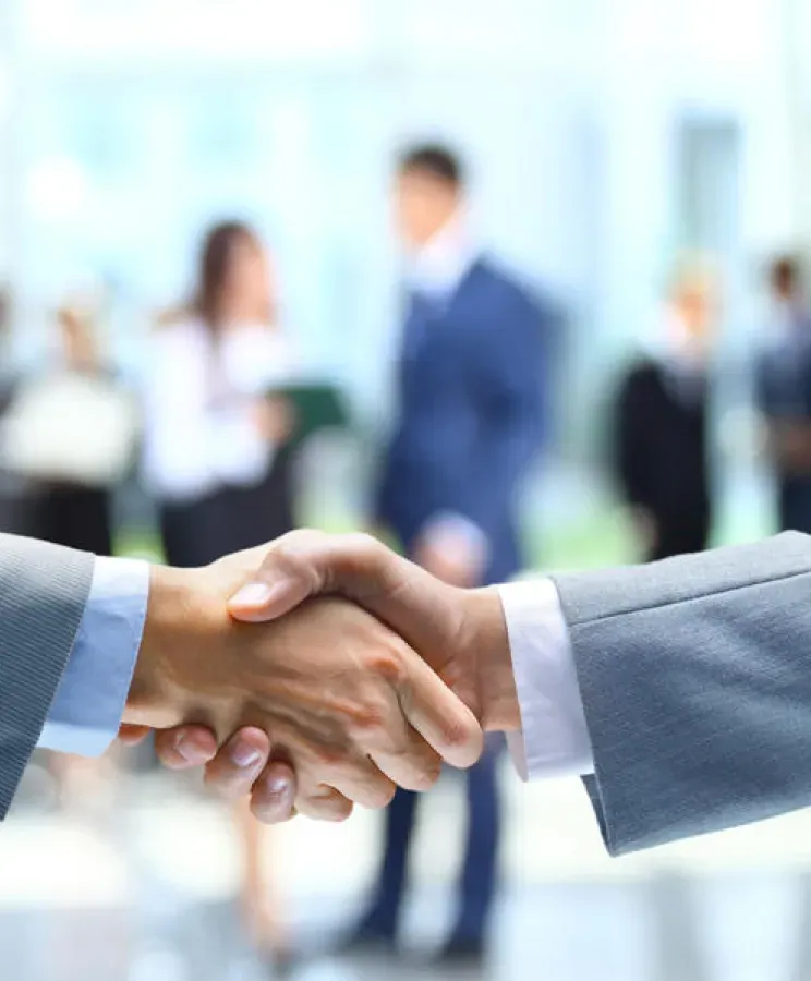 Εταιρείες ξένων συμφερόντων και άδειες εργασίας